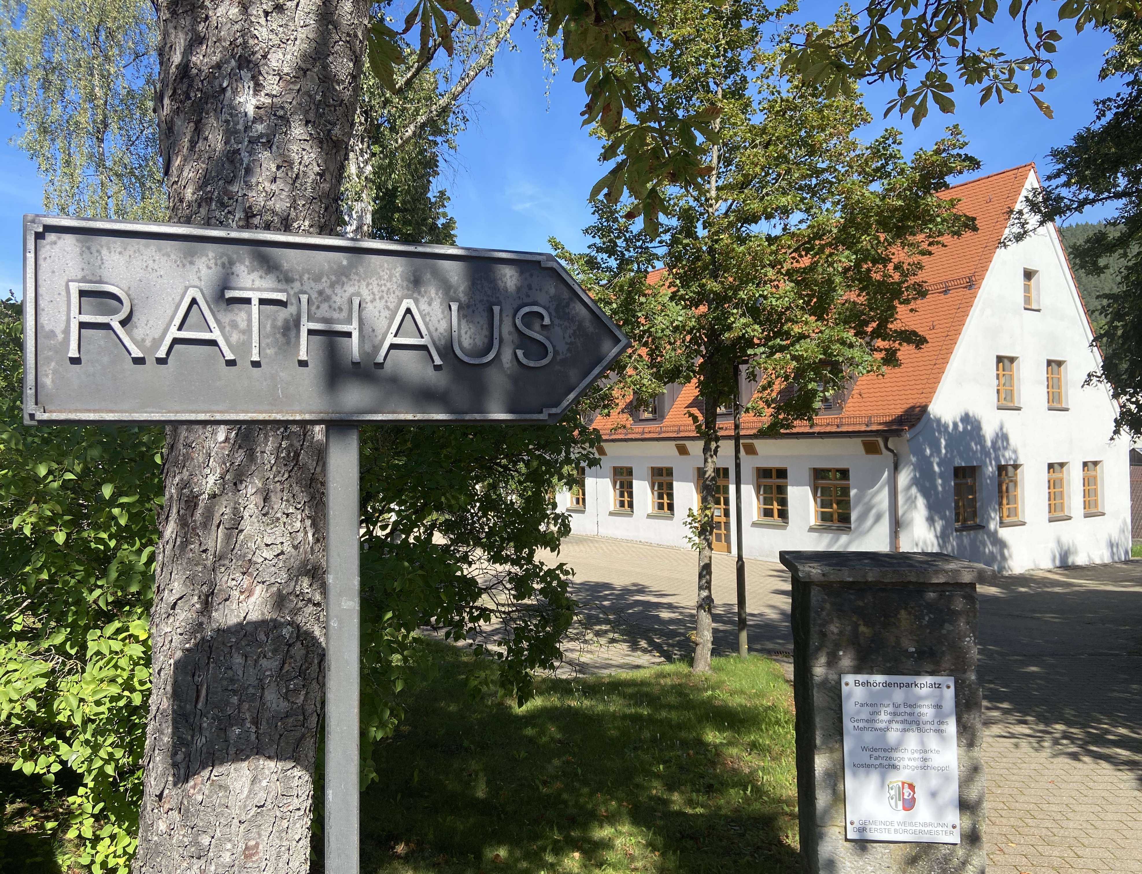 Aus dem Rathaus: Grundschule Weißenbrunn wird Miniphänomenta-Schule